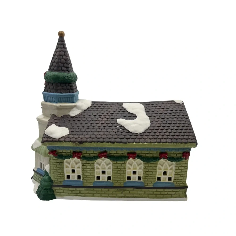 Trim A‎ Home Light Up Christmas Village Porcelain Church Building Vintage w/ Box
